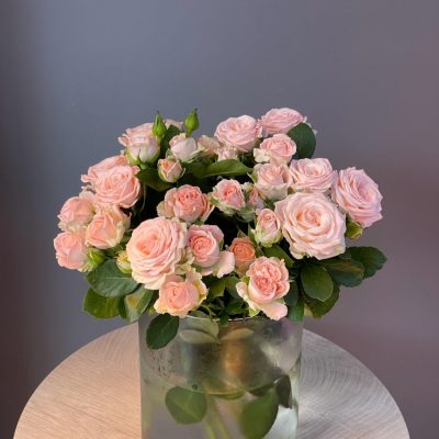 Роза розовая